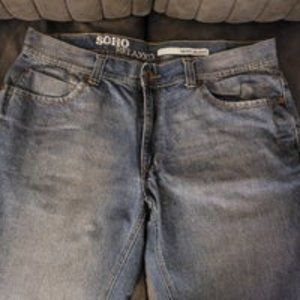 DKNY Mens Size 36x30 Relaxed Fit Jeans A+ Condition From Pet & Smoke Free Home